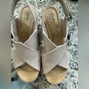 Clarks Womens Giselle Dove Wedge Sandals